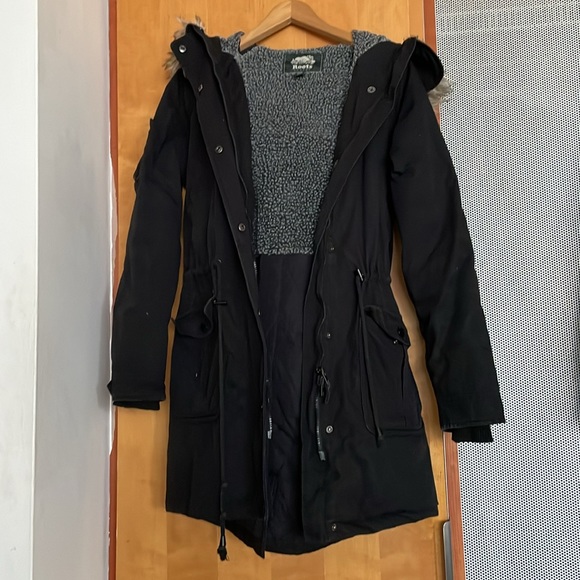 Women’s Roots Parka - Picture 2 of 3